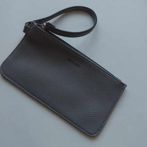 NWOT Nine West Gray Wristlet - Picture 12 of 17